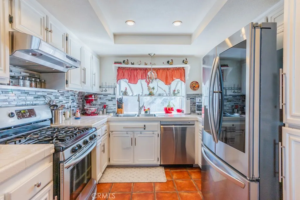 734 W Avenue H2, Lancaster, California 93534 home-pic-44